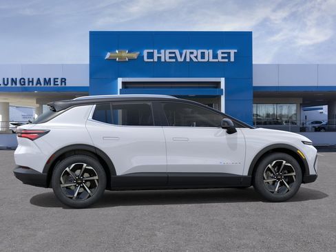 New 2026 Chevrolet Equinox EV LT FWD image 30