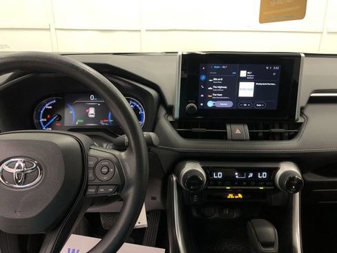 Used 2023 Toyota RAV4 LE image 19