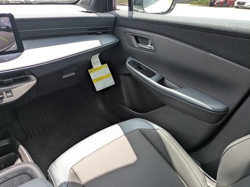 New 2026 Nissan Leaf SV+ w/ Floor Mat Package (SV+) FWD image 18