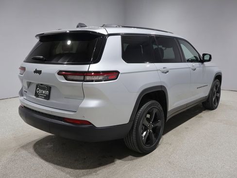 Used 2023 Jeep Grand Cherokee L Laredo AWD/4WD image 2