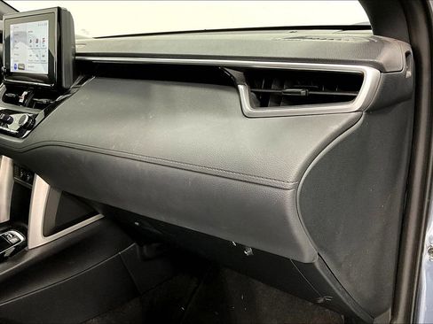 Used 2023 Toyota Corolla Cross SE image 19