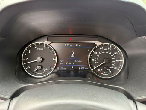 Used 2025 Nissan Altima 2.5 SV image 4