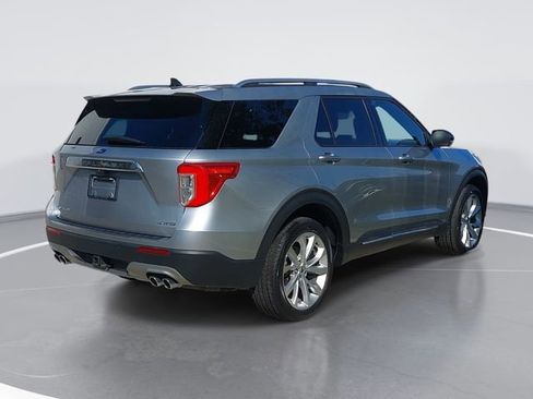 Certified 2022 Ford Explorer Platinum w/ Equipment Group 601A AWD/4WD image 3