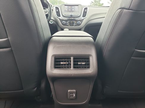 Used 2022 Chevrolet Equinox LT FWD image 33