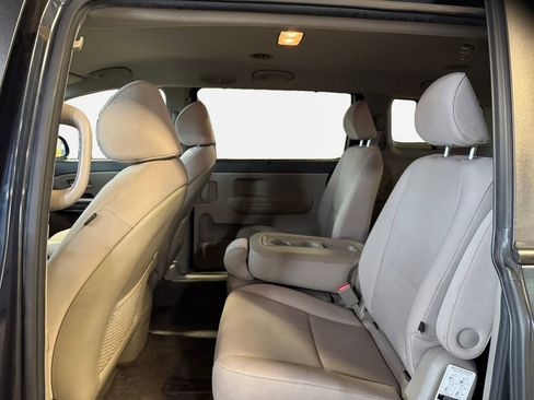 Used 2016 Kia Sedona LX w/ LX Convenience Package FWD image 24