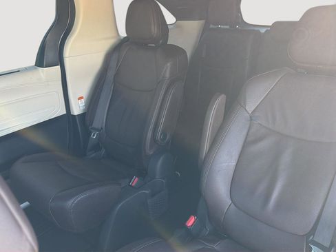 Used 2024 Toyota Sienna Platinum AWD/4WD image 25