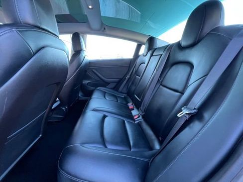 Used 2020 Tesla Model 3 Long Range image 16