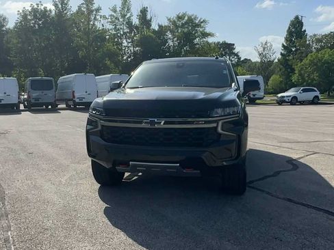 Used 2022 Chevrolet Tahoe Z71 w/ Luxury Package AWD/4WD image 3