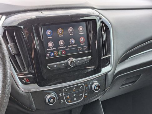 Used 2021 Chevrolet Traverse LS FWD image 15