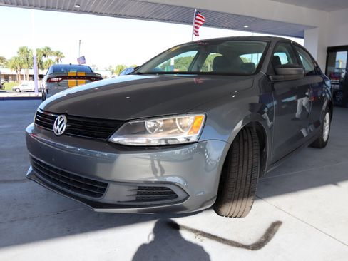 Used 2014 Volkswagen Jetta S image 10