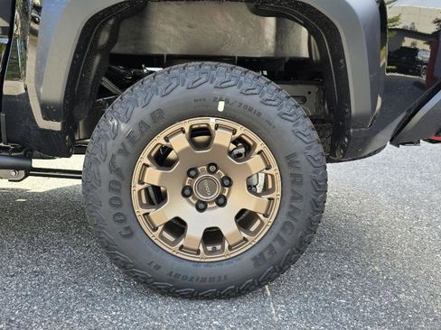 New 2025 Toyota Tacoma 4x4 Double Cab Hybrid image 14