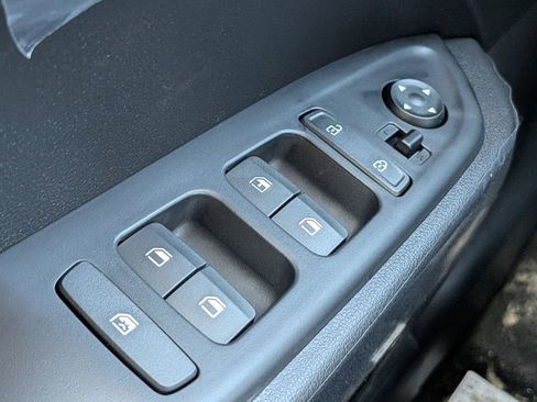 New 2026 Hyundai Venue SE image 21