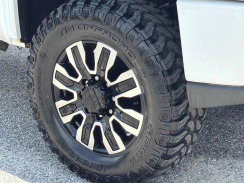 Used 2020 GMC Sierra 2500 AT4 w/ AT4 Premium Package AWD/4WD image 9