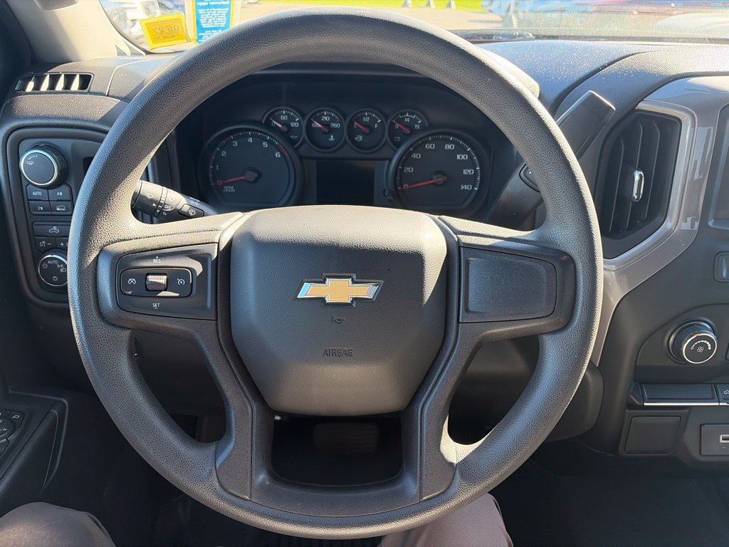 Used 2020 Chevrolet Silverado 1500 Custom w/ Custom Value Package AWD/4WD image 5