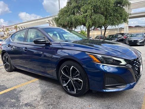 Used 2024 Nissan Altima 2.5 SR FWD image 6