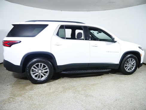 Used 2023 Chevrolet Traverse LT FWD image 8