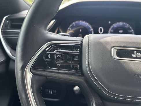 Certified 2021 Jeep Grand Cherokee L Overland w/ Luxury Tech Group IV AWD/4WD image 14