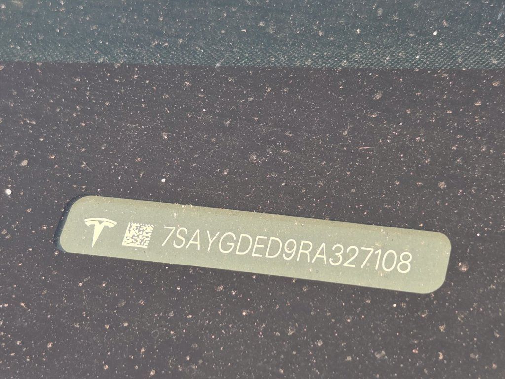 Used 2024 Tesla Model Y 2WD image 2