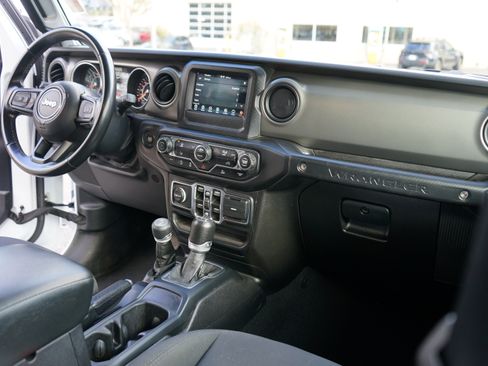 Used 2022 Jeep Wrangler Unlimited Sport image 19