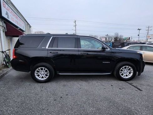 Used 2017 GMC Yukon SLT AWD/4WD image 7