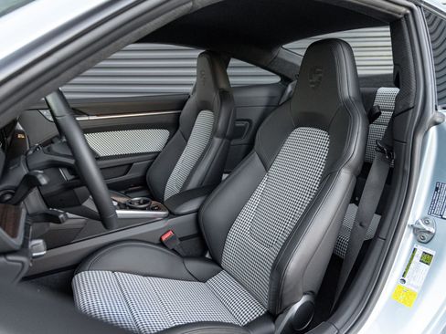 Certified 2023 Porsche 911 Sport Classic RWD image 5