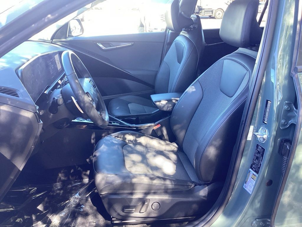 Used 2024 Kia Niro Wind w/ Wind Preserve Package FWD image 13
