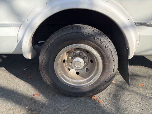 Used 2012 Ford E-450 and Econoline 450 Super Duty w/ Shuttle Bus Prep Pkg image 3