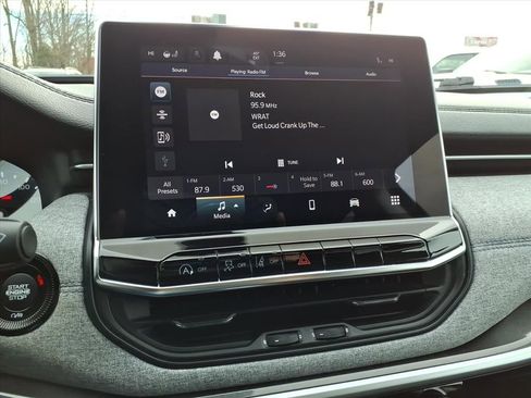 Used 2022 Jeep Compass Latitude w/ Convenience Group image 16