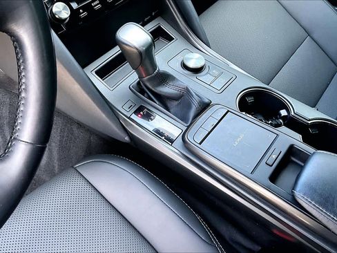Used 2022 Lexus IS 300 image 16
