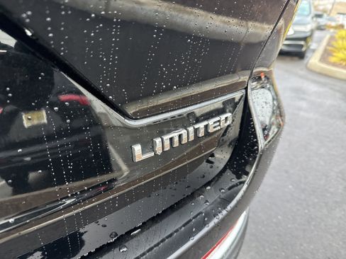 Used 2023 Jeep Grand Cherokee Limited image 10