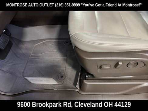 Used 2022 Chevrolet Tahoe Z71 w/ Z71 Off-Road Package AWD/4WD image 16