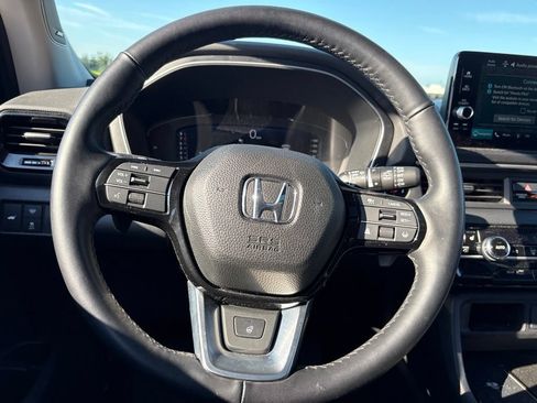Used 2025 Honda Pilot Elite image 22