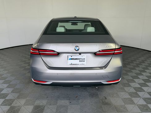 Used 2027 BMW 530i w/ Convenience Package RWD image 10