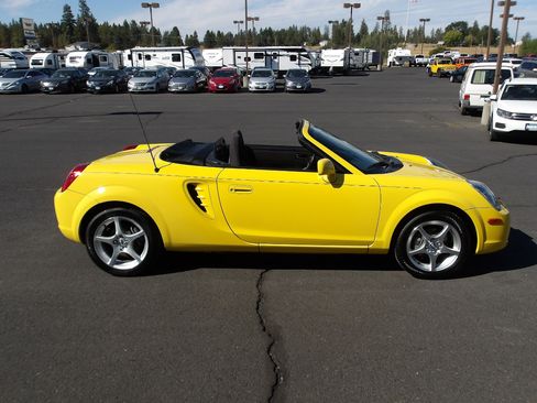 Used 2003 Toyota MR2 image 15
