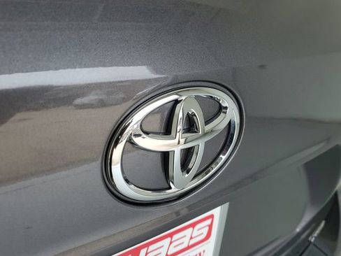 Used 2024 Toyota Highlander XSE FWD image 8