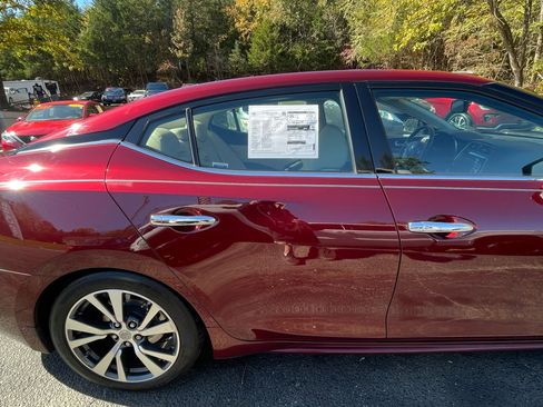 Used 2017 Nissan Maxima Platinum image 10