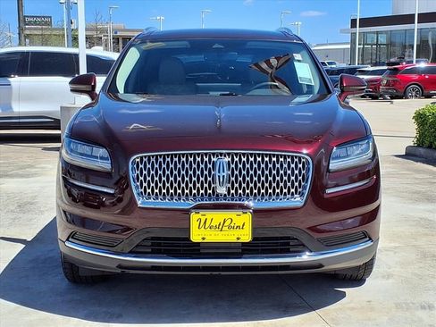 Used 2023 Lincoln Nautilus FWD w/ Premium Package image 6