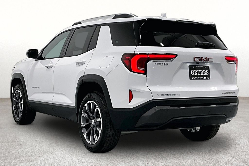 Used 2027 GMC Terrain Elevation w/ Elevation Premium Package FWD image 4