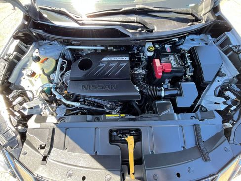 Used 2023 Nissan Rogue SV image 32