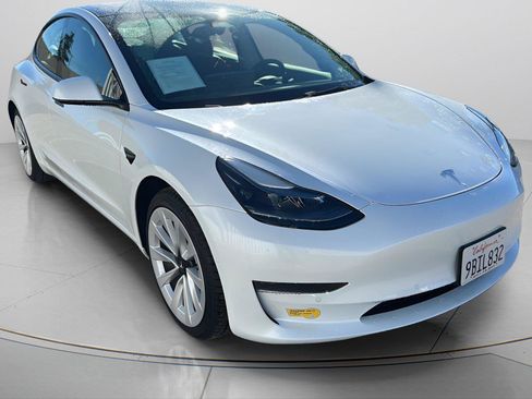 Used 2022 Tesla Model 3 RWD image 1