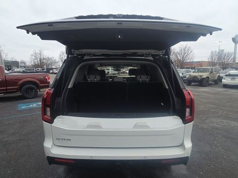 Used 2025 Ford Expedition Active image 10