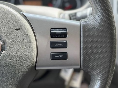 Used 2016 Nissan Frontier SV w/ SV Value Truck Package AWD/4WD image 9
