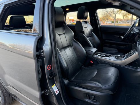 Used 2019 Land Rover Range Rover Evoque SE Premium image 10