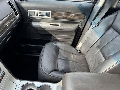Used 2010 Lincoln MKX 2WD image 15