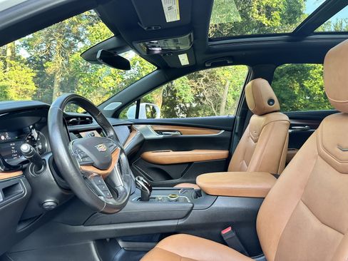 Used 2020 Cadillac XT5 Premium Luxury AWD/4WD image 16