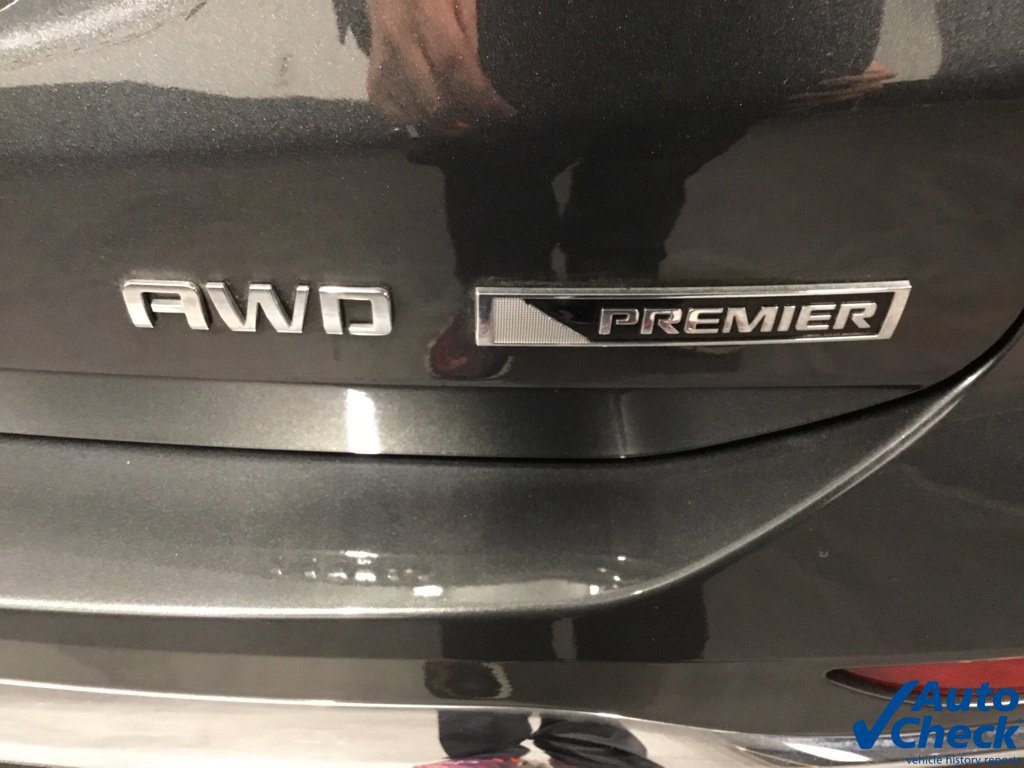 Used 2018 Chevrolet Equinox Premier w/ Infotainment II Package AWD/4WD image 16