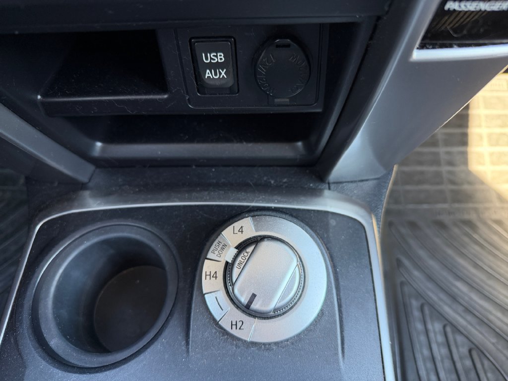 Used 2016 Toyota 4Runner SR5 AWD/4WD image 11