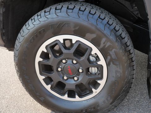 Certified 2025 Toyota Tacoma TRD Off-Road AWD/4WD image 16