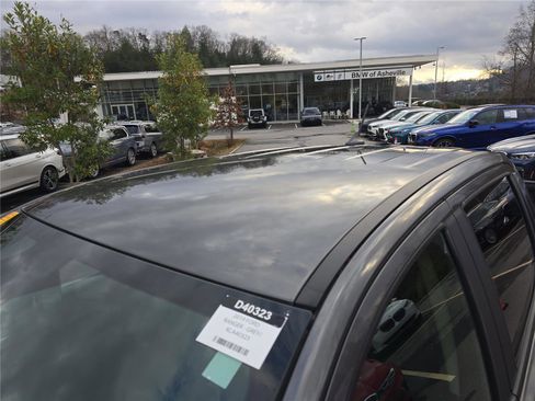 Used 2019 Ford Ranger Lariat w/ Equipment Group 501A Mid image 12