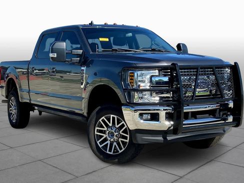 Used 2019 Ford F250 Lariat w/ Lariat Value Package AWD/4WD image 3